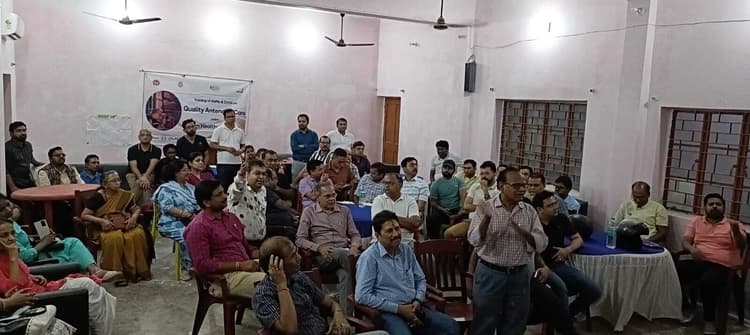 deoghar news : आरोपितों पर कार्रवाई नहीं हुई, तो कल से हड़ताल पर जायेंगे डॉक्टर