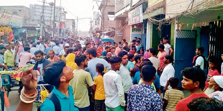 पंखे से फंदा लगाकर शिक्षक ने की आत्महत्या