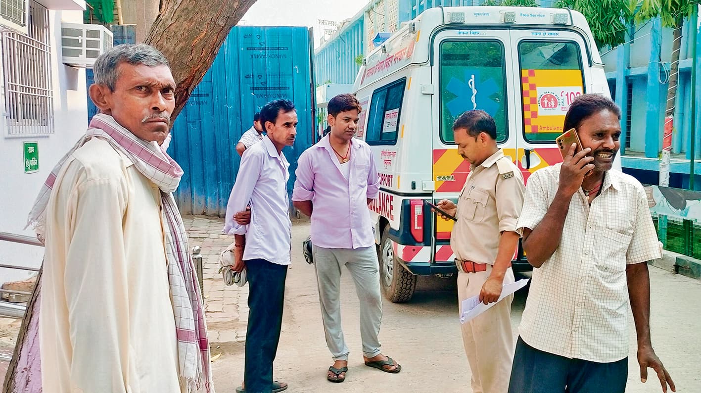 शादी समारोह से भोज खाकर लौट रहे युवक की सड़क हादसे में गयी जान