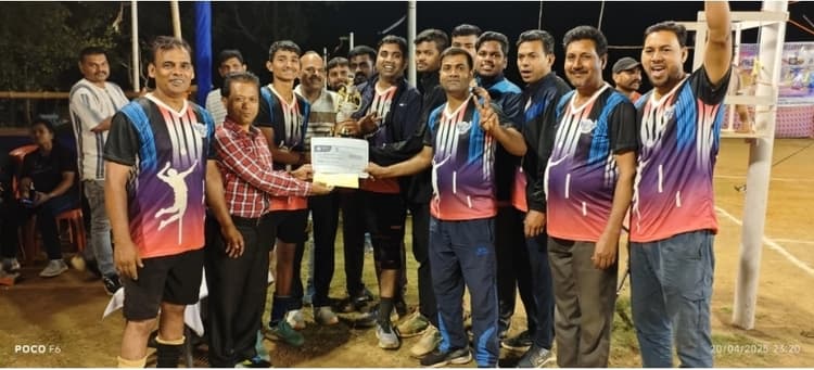 Chaibasa News : सिविल सुपर किंग को सीधे सेटों में 2-0 से हरा एसए टाइगर्स बना विजेता