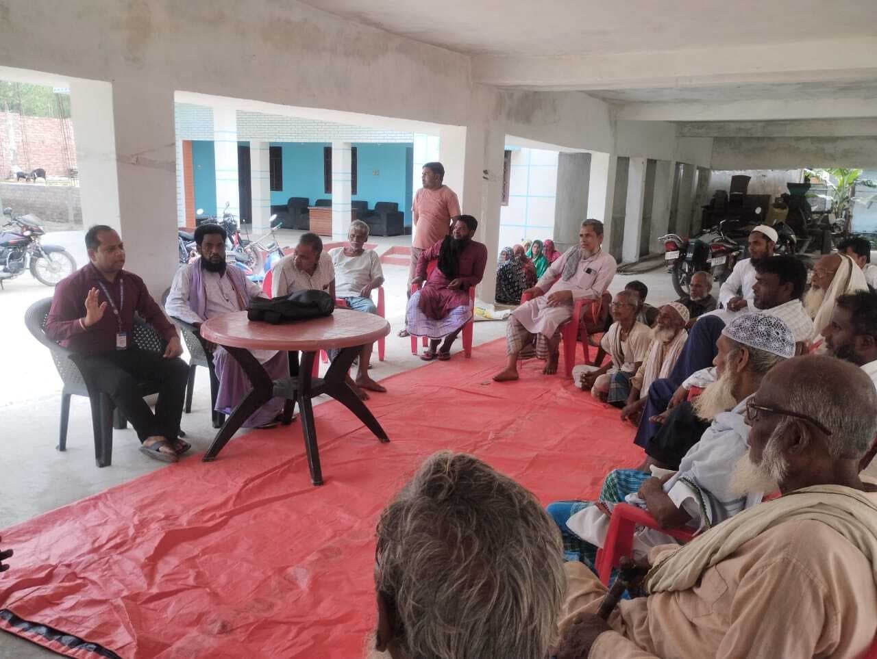 तिरस्कुंड में जमीन सर्वे कार्य को लेकर आमसभा आयोजित