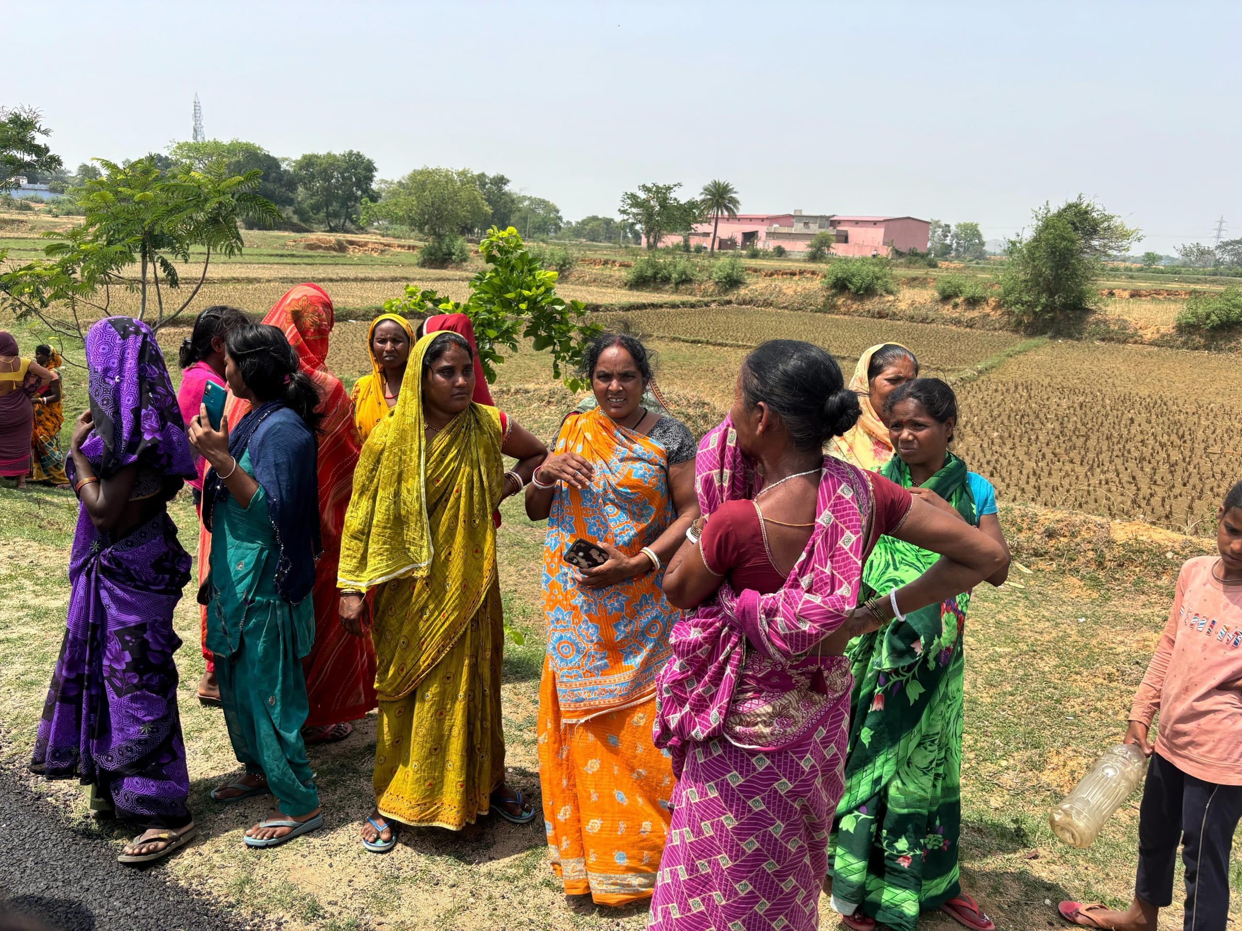 वाहन के धक्के से बाइक सवार साला की मौत, बहनोई घायल