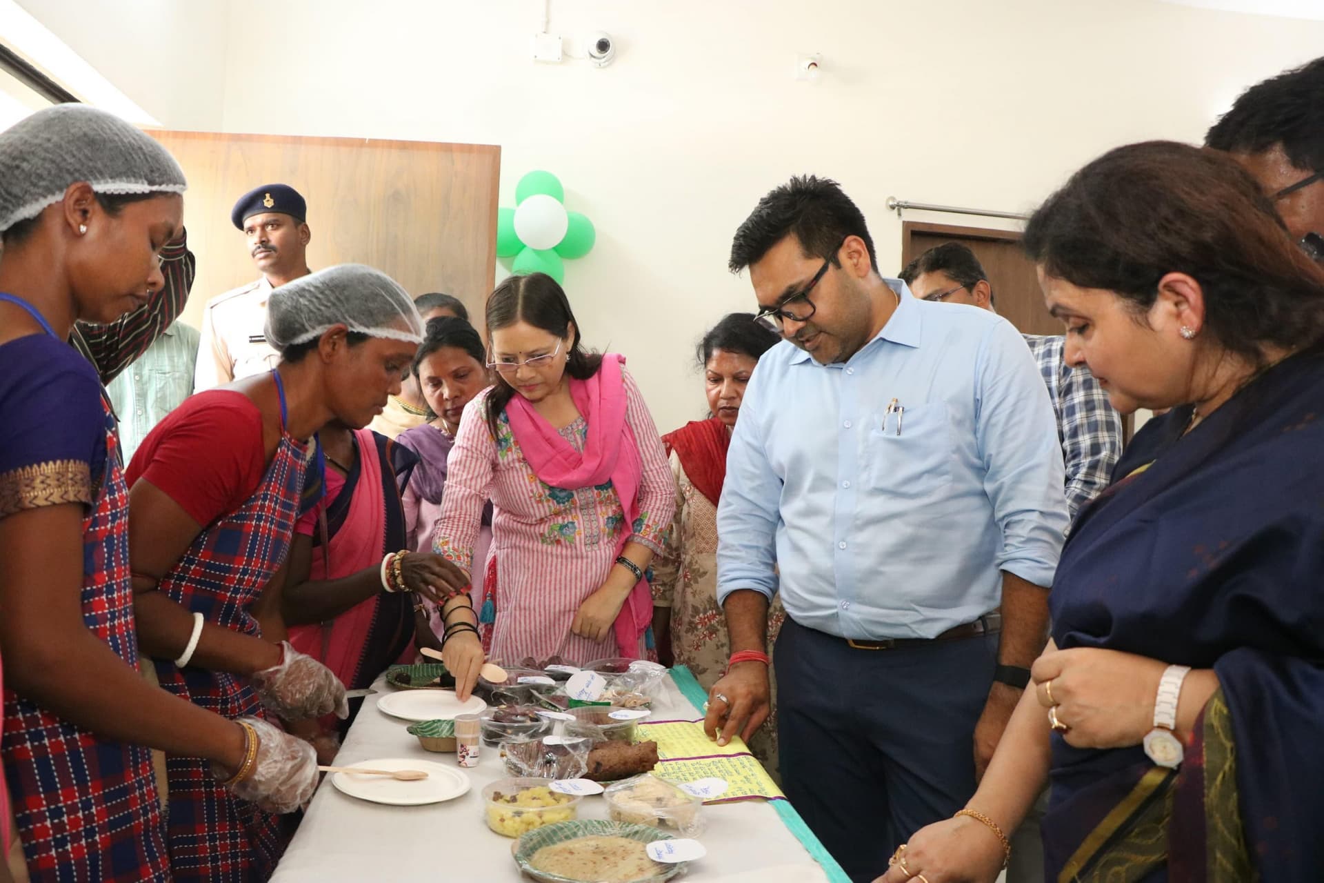 Chaibasa News : पाक कला में पुलहातू की लीलावती पहले स्थान पर