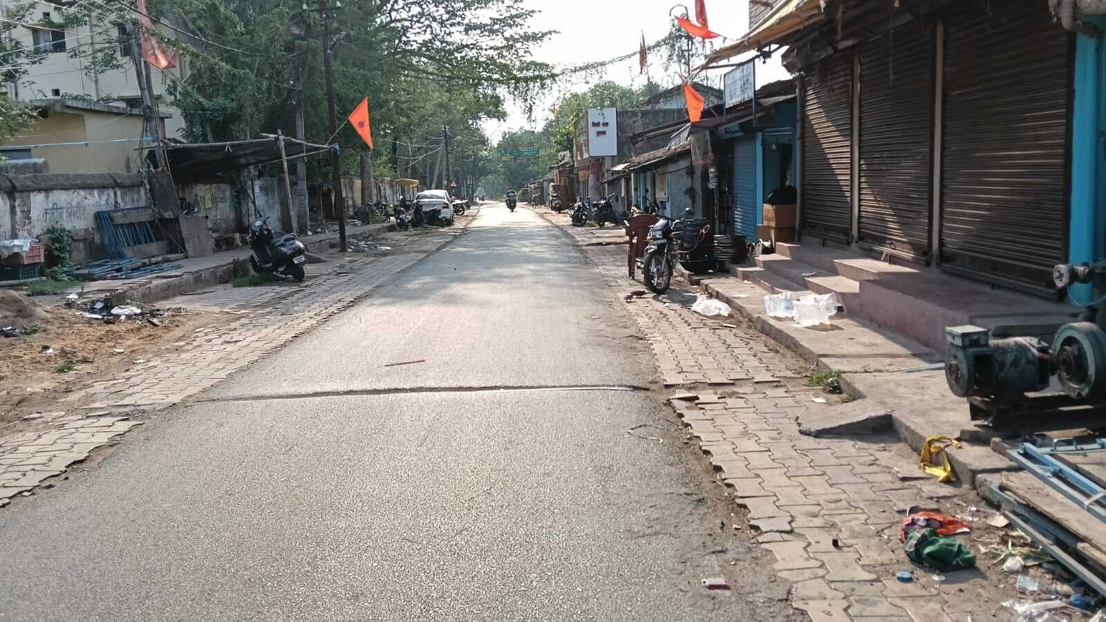 Chaibasa News : चाईबासा में 43 डिग्री के पार पहुंचा तापमान, सड़कों पर सन्नाटा