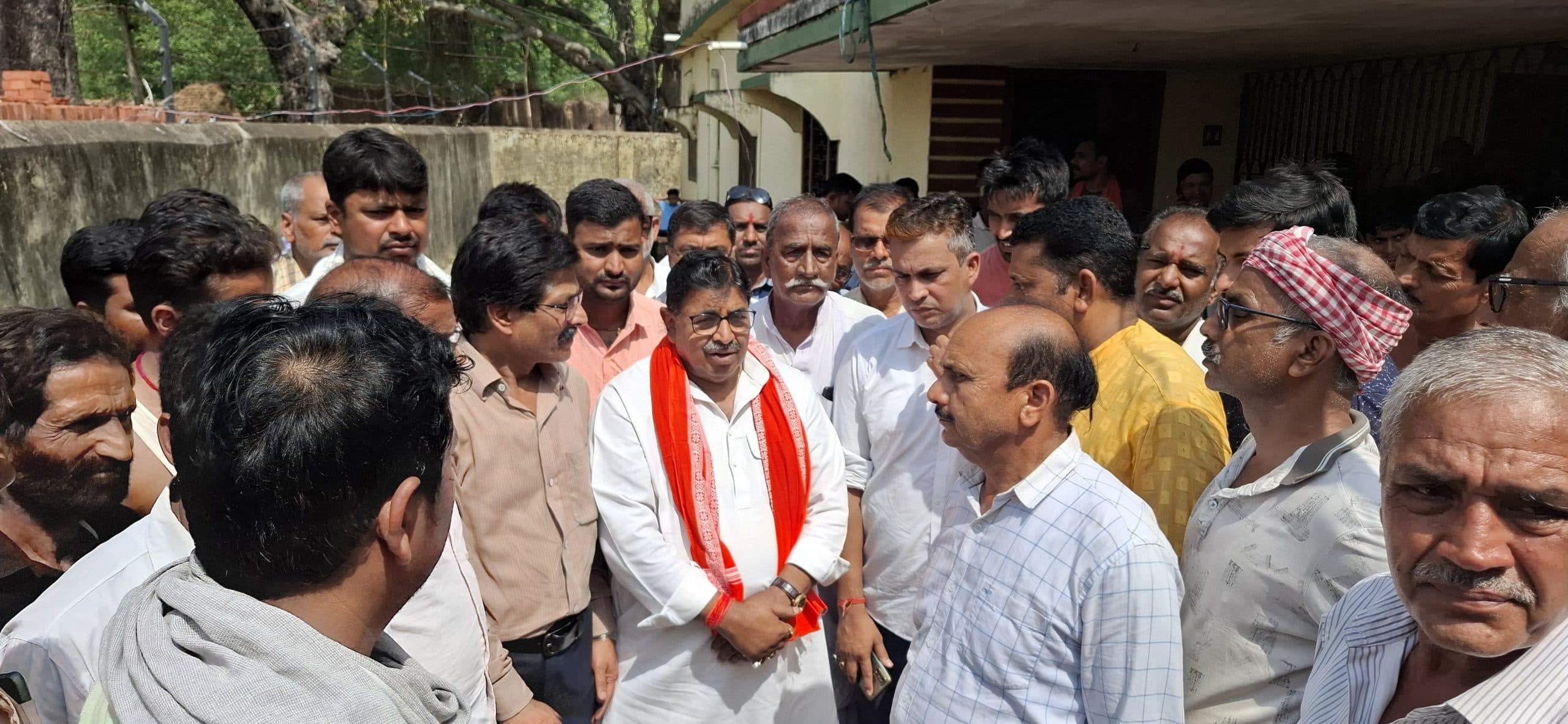 Giridih News :पूर्व सांसद के तिलकधारी सिंह के अंतिम संस्कार में उमड़े लोग