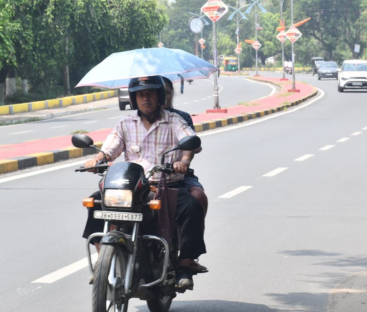 Bokaro News: बोकारो में गर्मी का कहर : सूरज बरसा रहा आग,