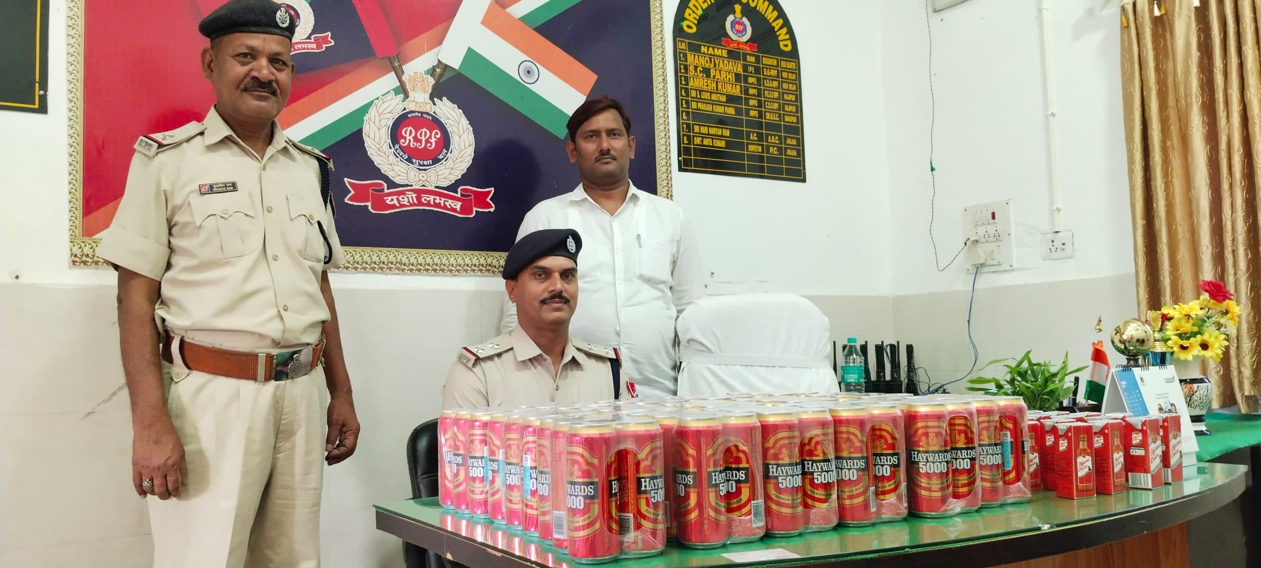 हैदराबाद- रक्सौल के स्लीपर कोच से विदेशी शराब बरामद