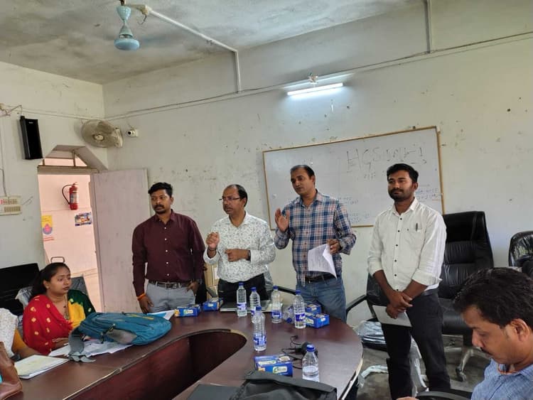 कर्मियों को एनसीडी स्क्रीनिंग व ऑनलाइन डाटा एंट्री का निर्देश