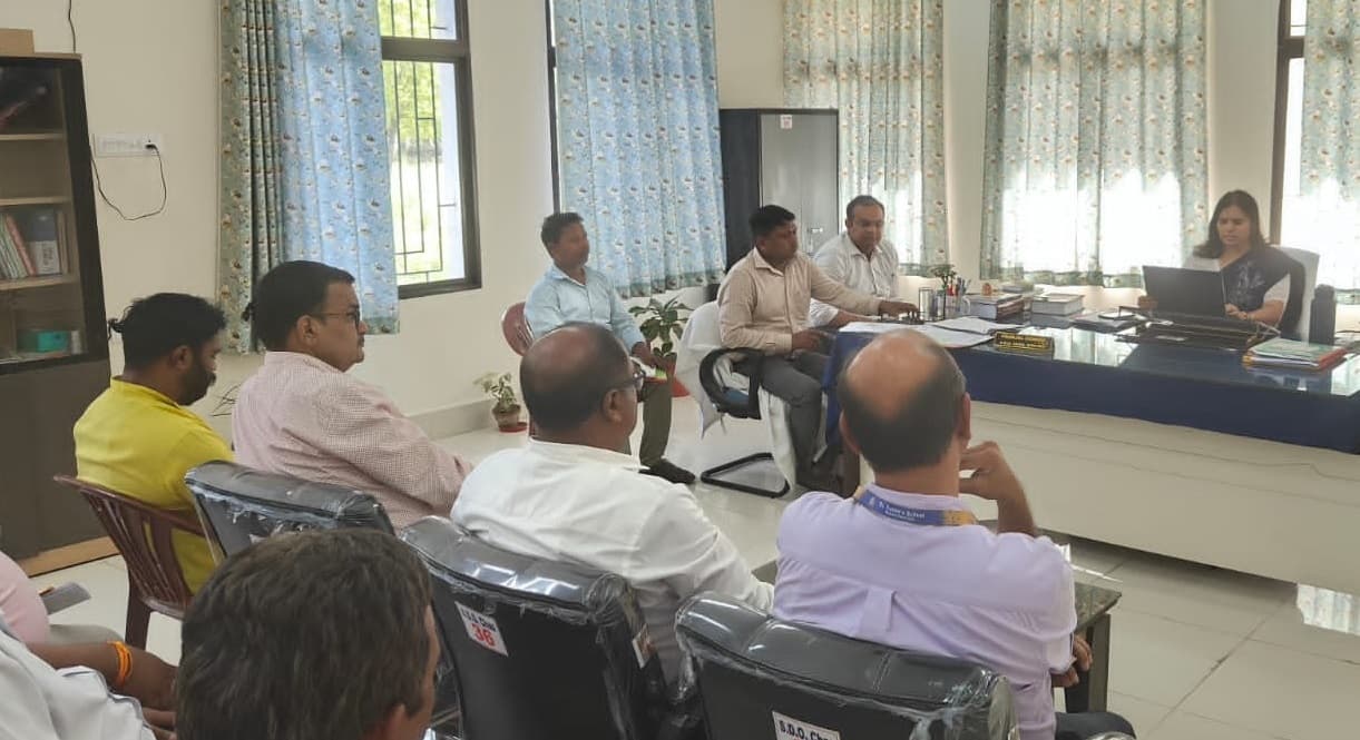 Bokaro News: मनमानी फीस वसूली पर निजी स्कूलों पर होगी कार्रवाई : एसडीओ