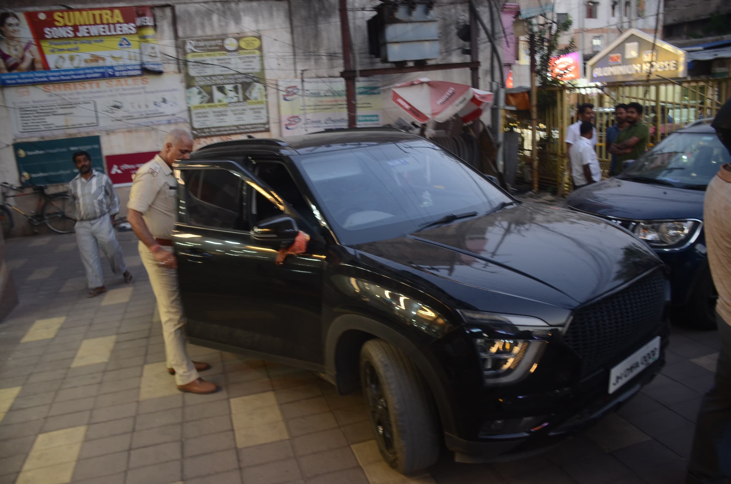 Ranchi News : नशेड़ियों ने दुकानदार को पीटा, दुकान में तोड़फोड़