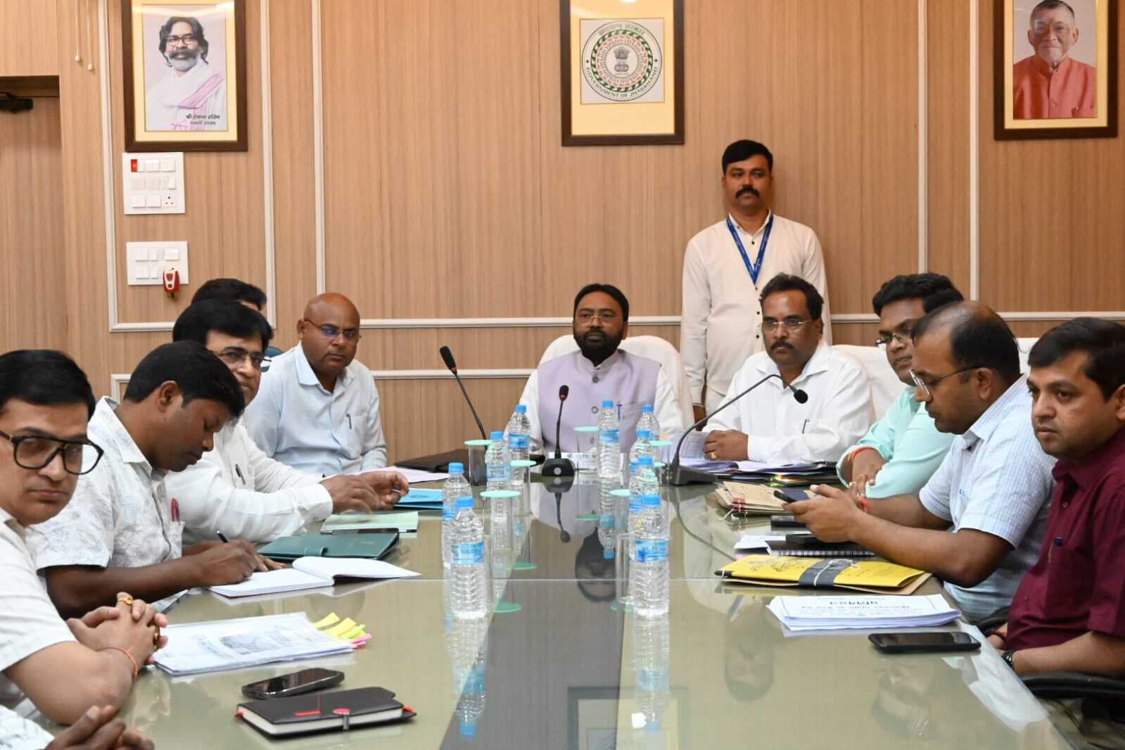 समय सीमा के अंदर सड़कों का काम पूर्ण करायें, पेयजल व विद्युत आपूर्ति व्यवस्था को करें सुदृढ़ : विधायक