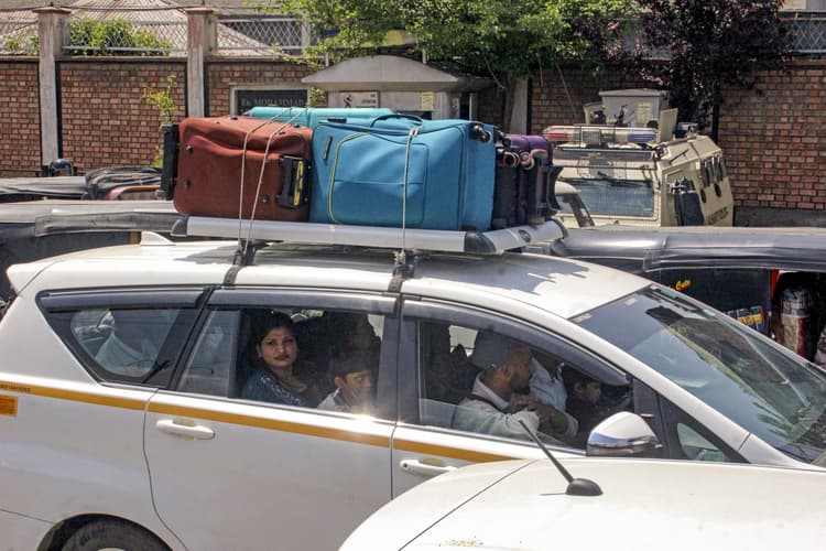 ranchi news : पहलगाम हमले का असर...गर्मियों की छुट्टियों में होनेवाली यात्राएं रद्द होने लगीं, ट्रैवल इंडस्ट्री में मायूसी