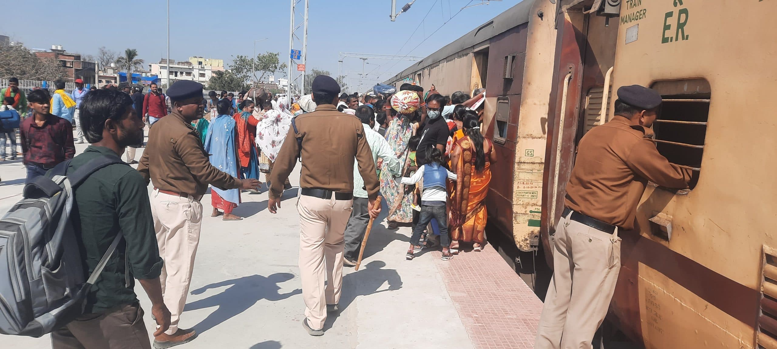 पहलगांव हमले के बाद रेलवे अलर्ट मोड पर, स्टेशन पर सुरक्षा के कड़े इंतजाम