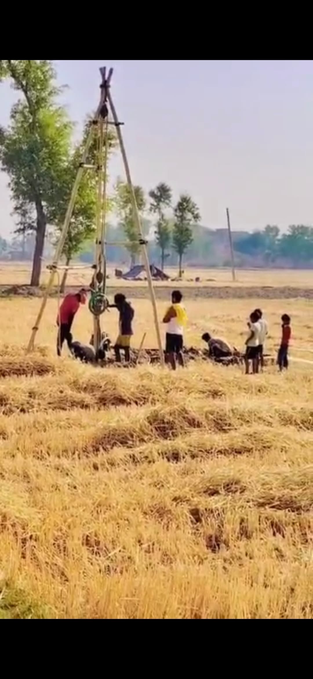 पीरो में पेट्रोलियम की खोज के लिए हो रहा सर्वे, सेंपल जुटा रहे कर्मी