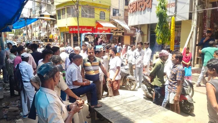 मुख्य बाजार व बेकापुर में हटाया गया अतिक्रमण, वसूला गया जुर्माना