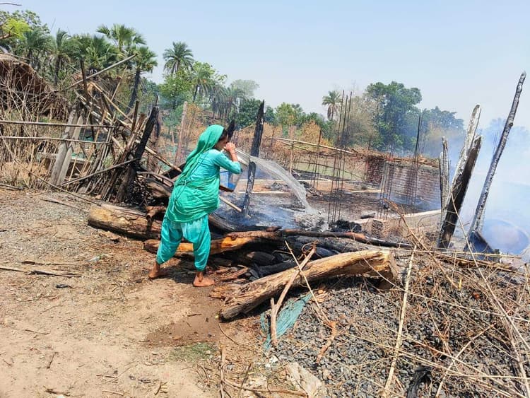 अगलगी में सात घर जलकर हुए राख, लाखों की हुई क्षति
