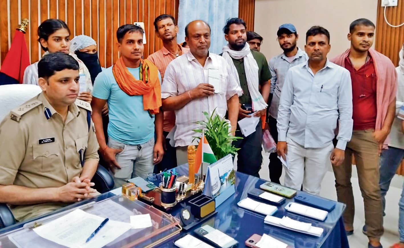 Jehanabad : 35 लोगों को लौटाया गया मोबाइल