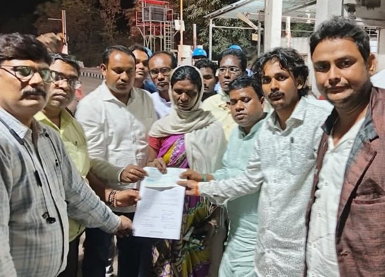 Bokaro News: महेश्वर सोरेन के आश्रित को पांच लाख मुआवजा व नियोजन पर बनी सहमति