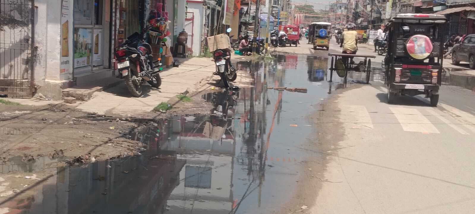 जहां ठहरते थे सीएम, अब नाले के ओवरफ्लो पानी से हो रही फजीहत