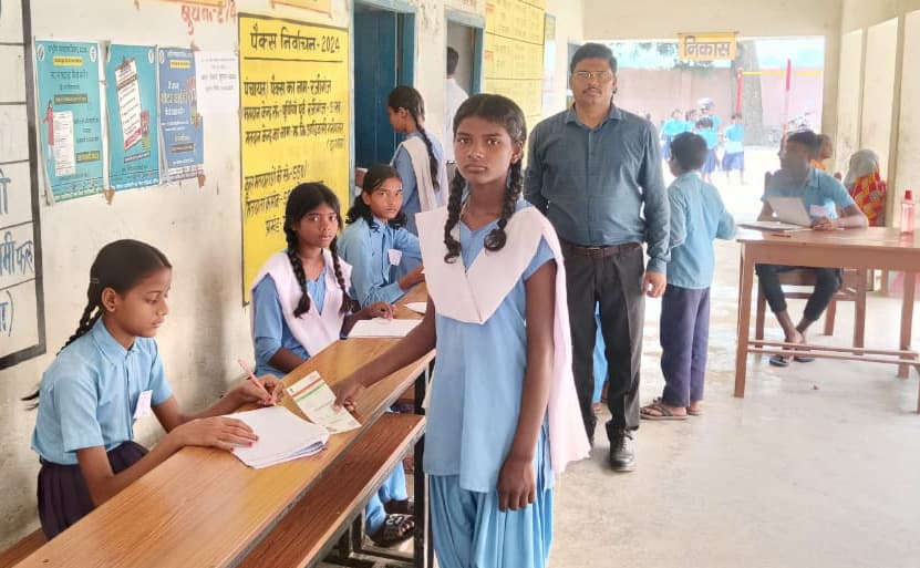 मवि आदिवासी रानीपतरा में बाल संसद का हुआ चुनाव