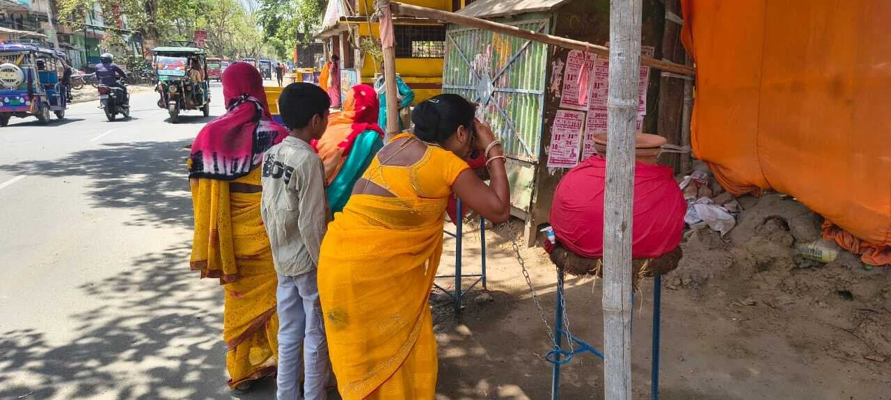 गर्मी का कर्फ्यू: दोपहर में सड़कों पर छायी वीरानी