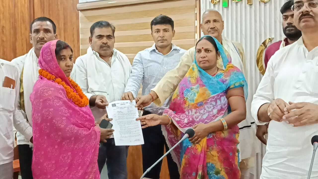 नगर परिषद में 43 लाभुकों को मिला पीएम आवास योजना का आदेश पत्र