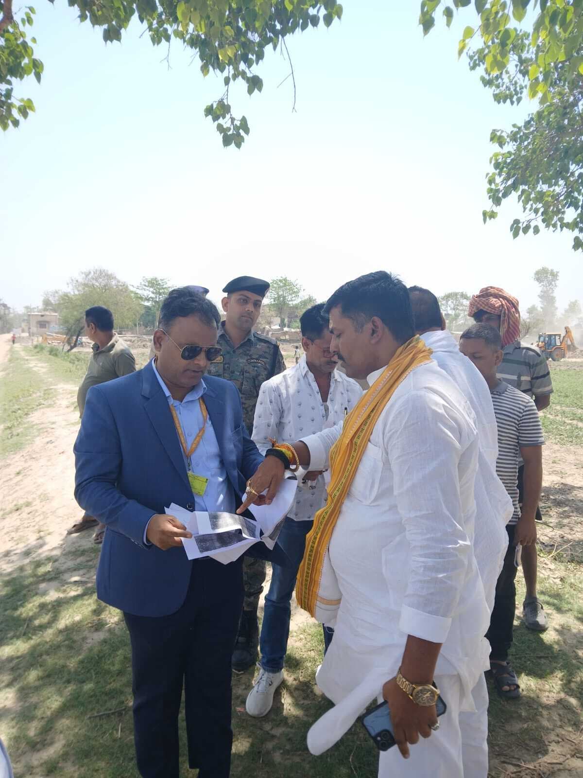 मेडिकल कॉलेज की स्थापना के लिए बढ़े कदम, डीएम ने किया भूमि का निरीक्षण