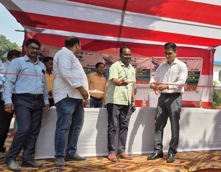 Motihari: बच्चों के शारीरिक एवं मानसिक विकास के लिए खेल जरूरी : डीएम