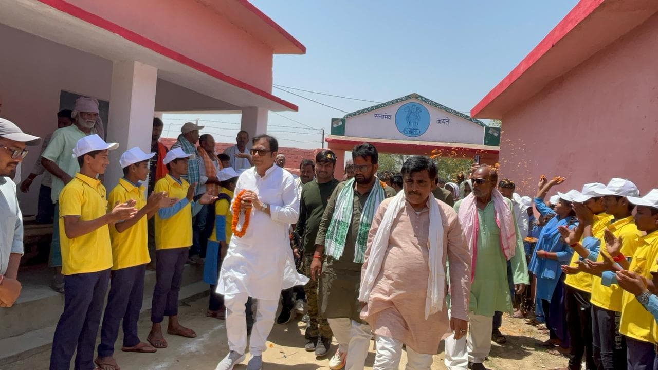 विधायक ने किया विद्यालय में सौन्दर्यीकरण कार्य का उद्घाटन