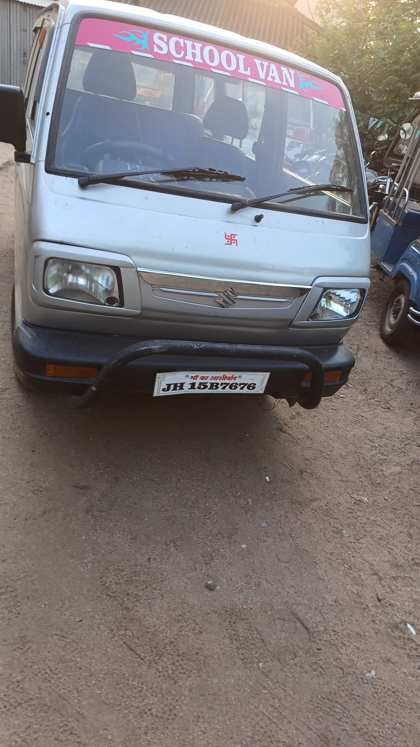 Deoghar news : मेडिकल दुकान से चोरी हुई दवाइयां बरामद, वैन पर सवार तीन संदिग्ध हिरासत में