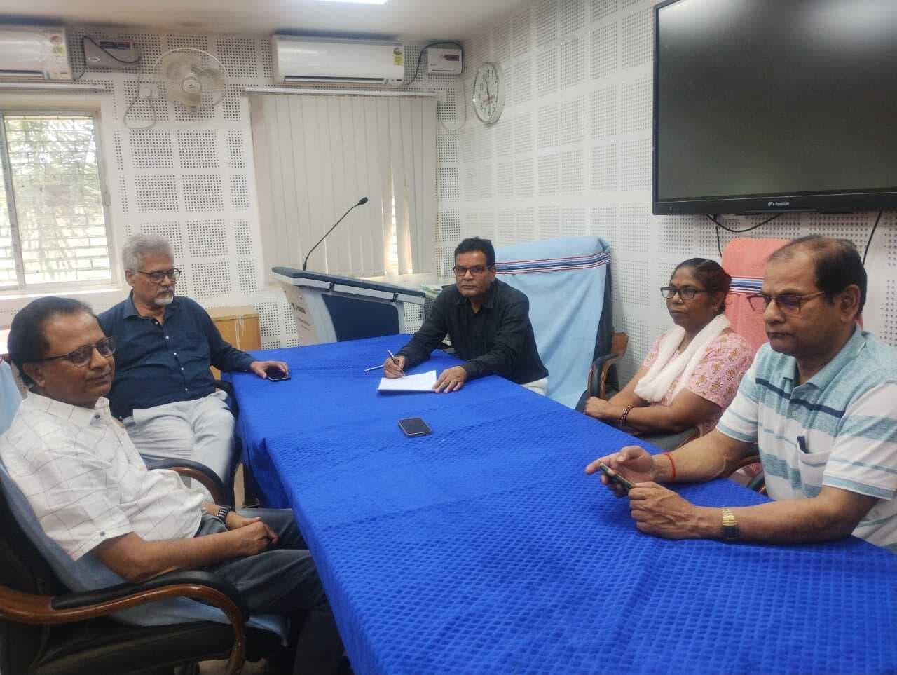 विश्वविद्यालय सेवा शिक्षक संघ कार्यकारणी की हुई बैठक