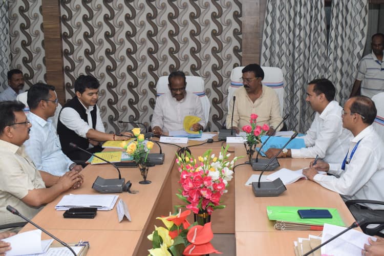 माइंस और क्रशर स्थलों में पर्यावरण मानकों का शत-प्रतिशत करायें पालन