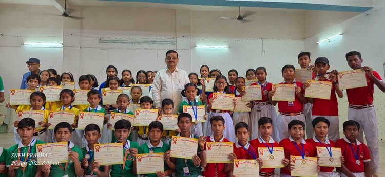 प्रतियोगिताओं से विद्यार्थियों में होता है नये कौशलों का विकास : डॉ विजय कुमार