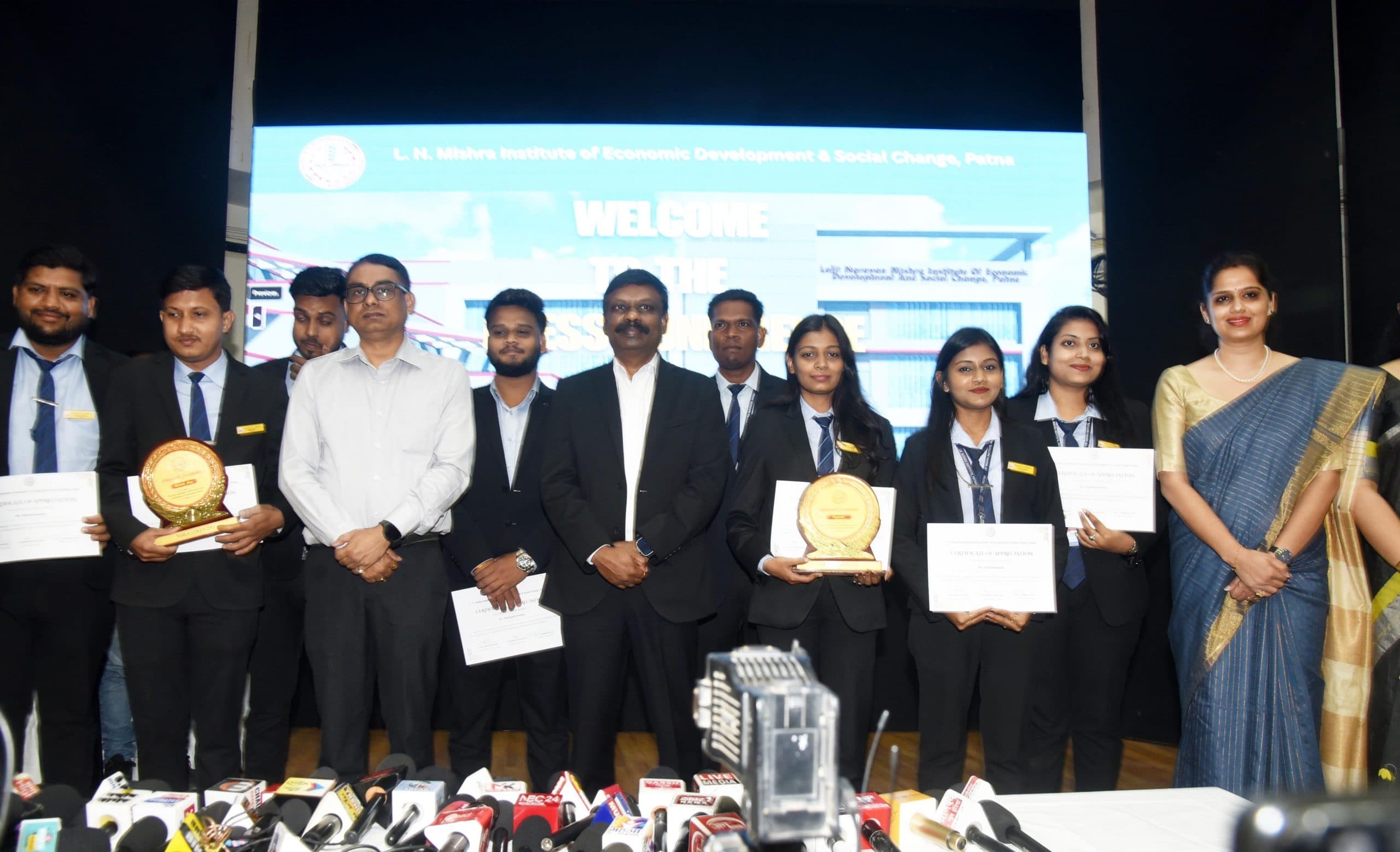 एलएनएमआइ : जून में एग्जीक्यूटिव ब्लॉक और फिर गर्ल्स हॉस्टल का होगा उद्घाटन, मई में फैकल्टी की बहाली होगी पूरी