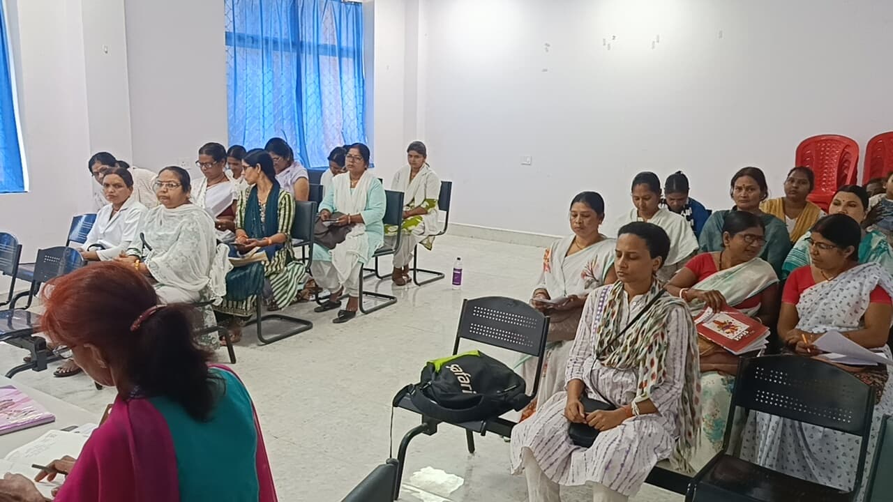 प्रभारी चिकित्सा पदाधिकारी ने की समीक्षा बैठक, दिए गए आवश्यक निर्देश