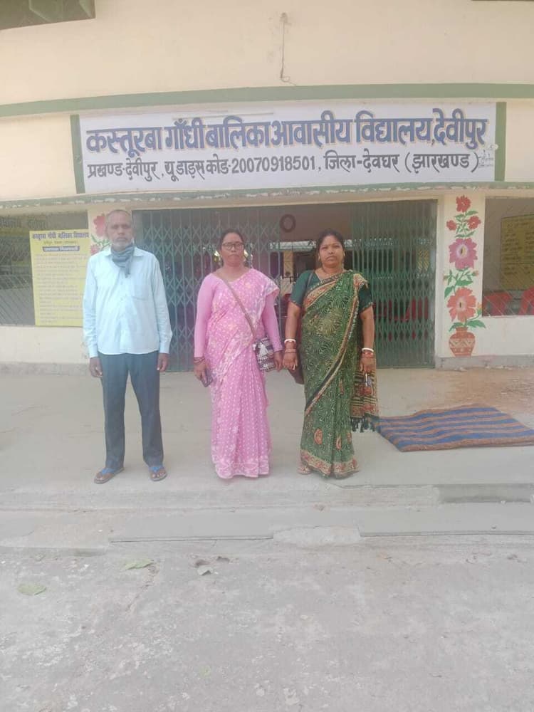 कस्तूरबा गांधी आवासीय विद्यालय में शिक्षक व वार्डन ने दिया योगदान