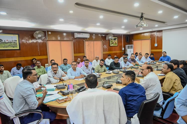 स्वास्थ्य बीमा के लिए कर्मियों का पोर्टल पर करें रजिस्ट्रेशन : डीसी