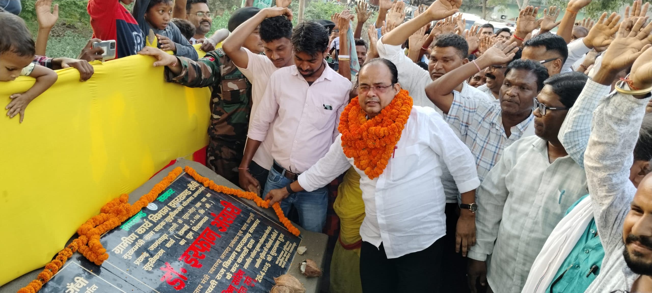 मंत्री ने गुंदलीपहाड़ी में 11 सड़कों का किया शिलान्यास