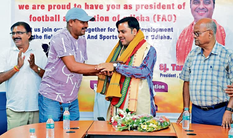 Jharsuguda News: ग्रामीण प्रतिभाओं को अंतरराष्ट्रीय पहचान दिलाने की कोशिश होगी : त्रिपाठी