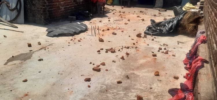 दो पक्षों में गोलीबारी व पथराव, एक घायल