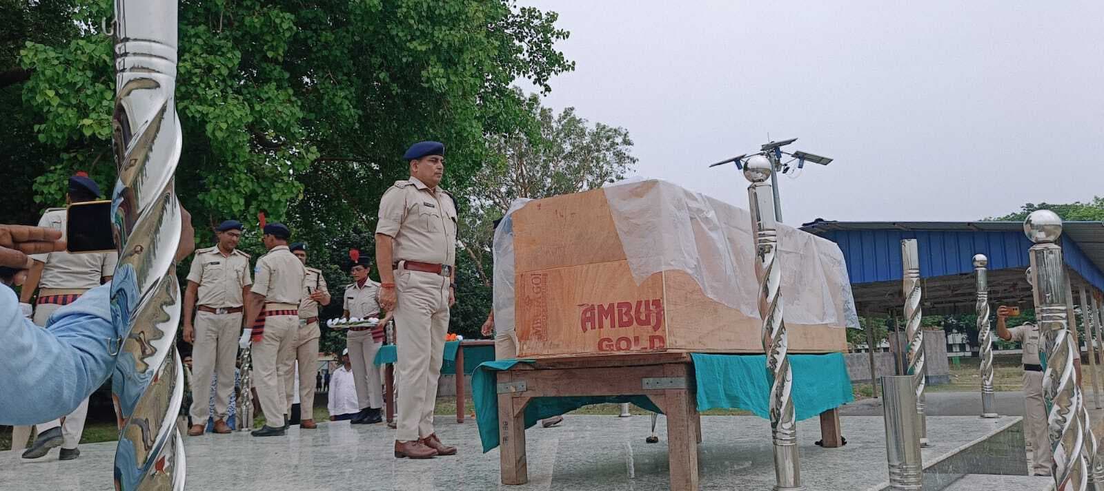 एएसआइ के पेट में उठा दर्द, इलाज के दौरान मौत