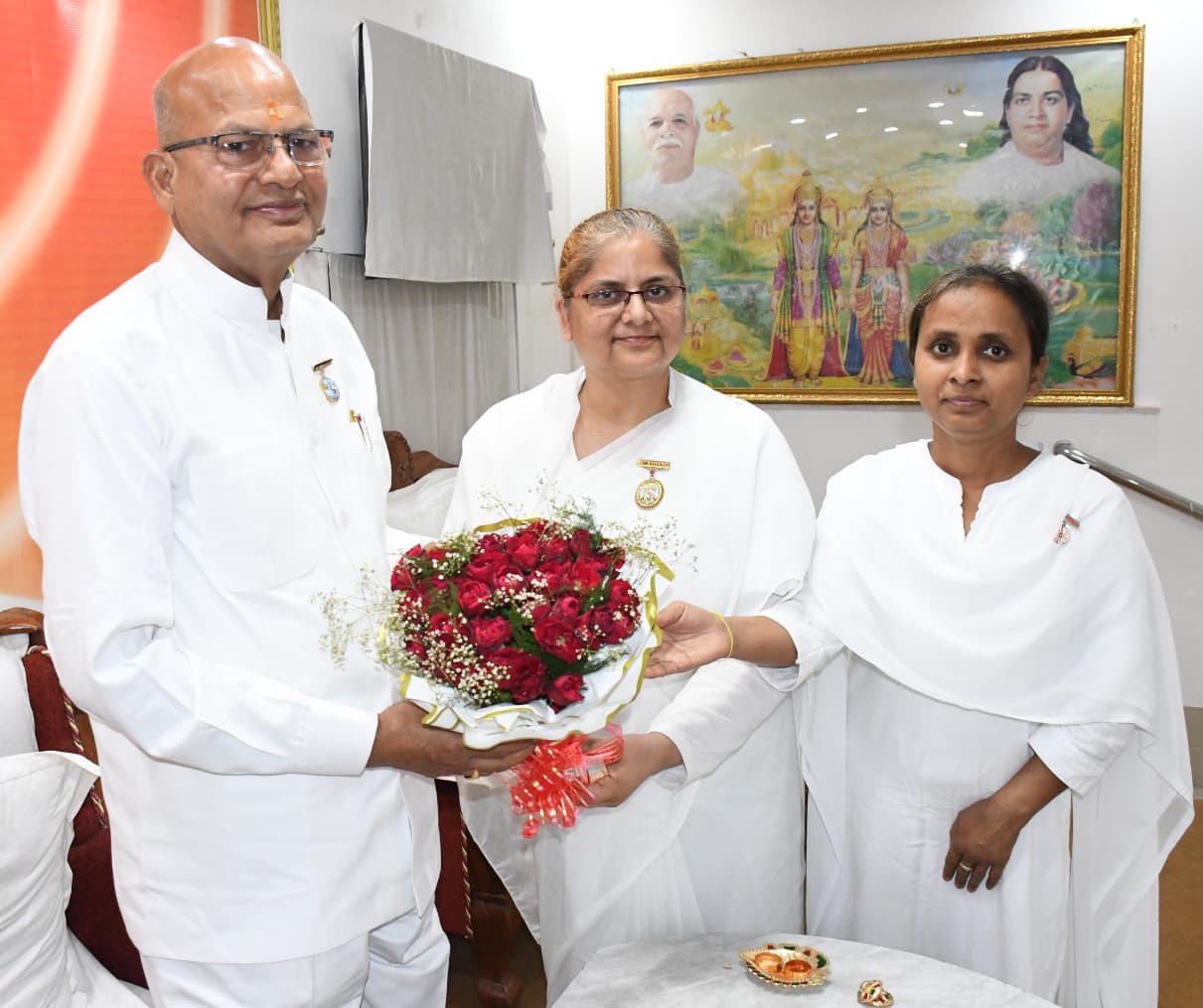 आतंकी हमले में मारे गये लोगों को दी गयी श्रद्धांजलि