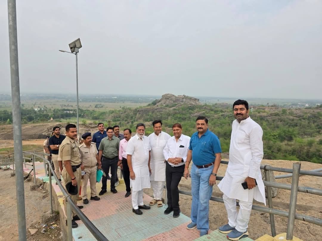 मंत्री सुनील कुमार ने मंदार काशी विश्वनाथ का किया दर्शन