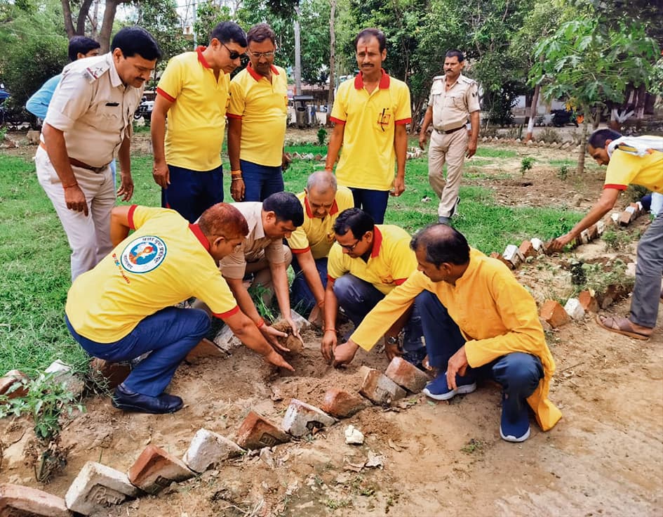 Jehanabad : घोसी थाना परिसर में किया गया पौधारोपण
