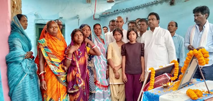Bokaro News : झामुमो उलगुलान नेता को दी गयी श्रद्धांजलि