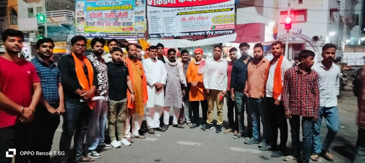 आतंकवाद के खिलाफ निकाला आक्रोश मार्च, जलाया पाकिस्तानी झंडा