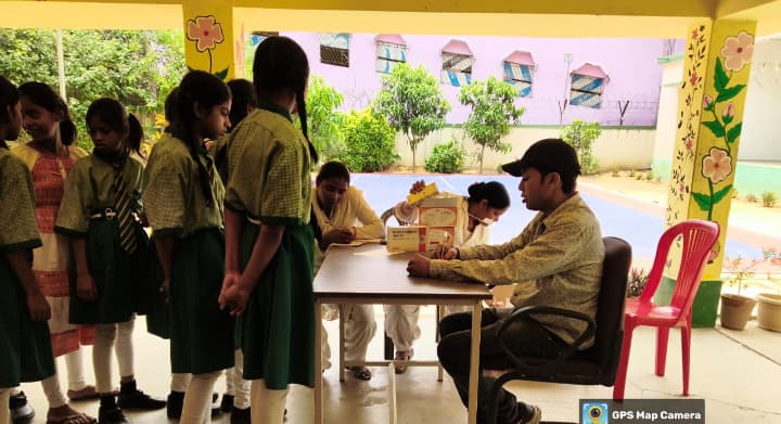 सारवां : कस्तूरबा विद्यालय की छात्राओं की हुई स्वास्थ्य जांच