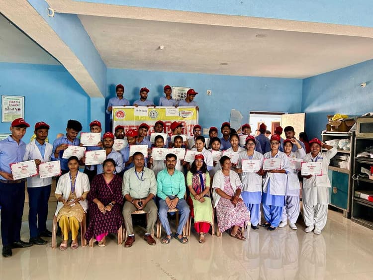 रक्तदान शिविर में कुल 31 यूनिट रक्त जमा किया