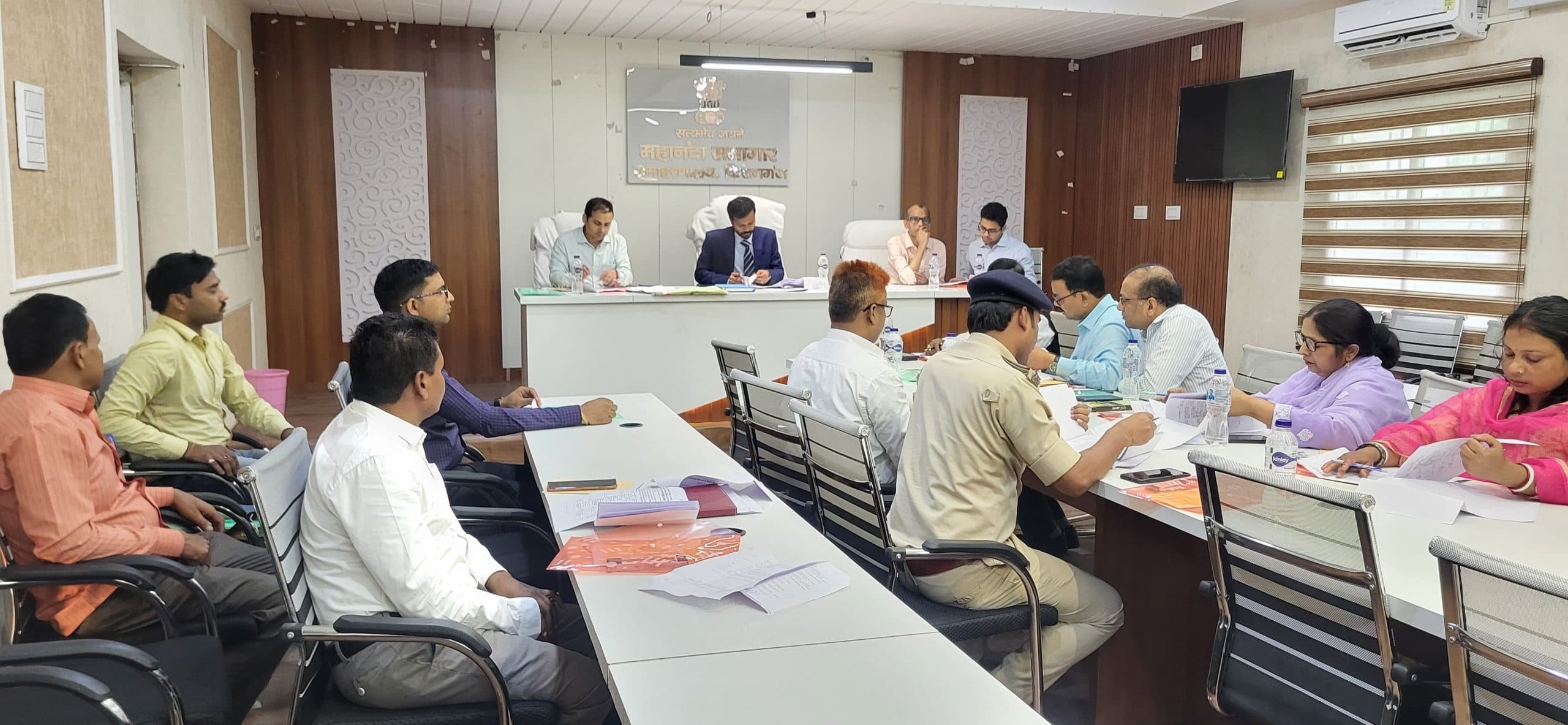 जिला स्तरीय सतर्कता एवं अनुश्रवण समिति की बैठक