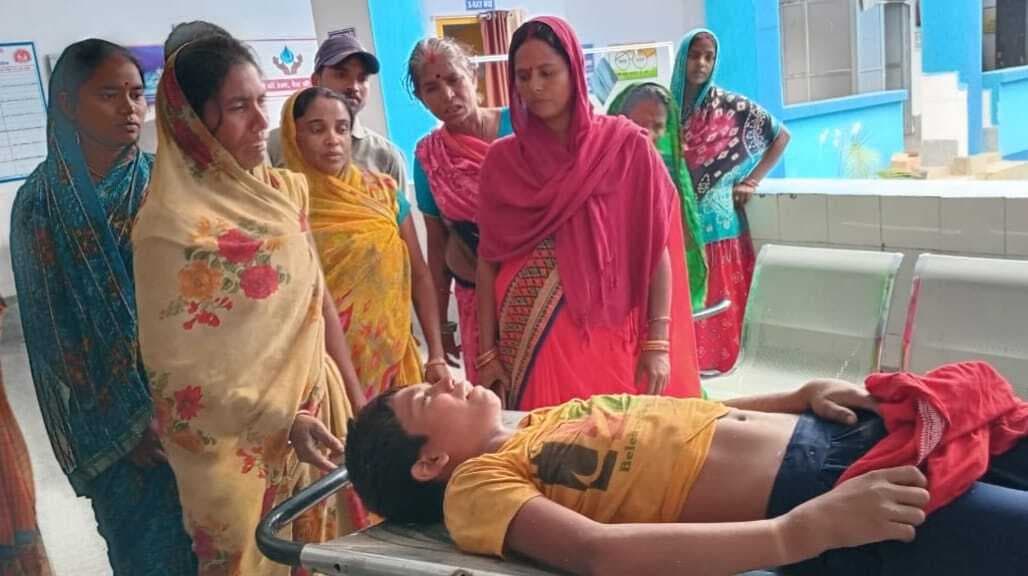 शंभुगंज में दो अलग-अलग सड़क दुर्घटना में तीन जख्मी